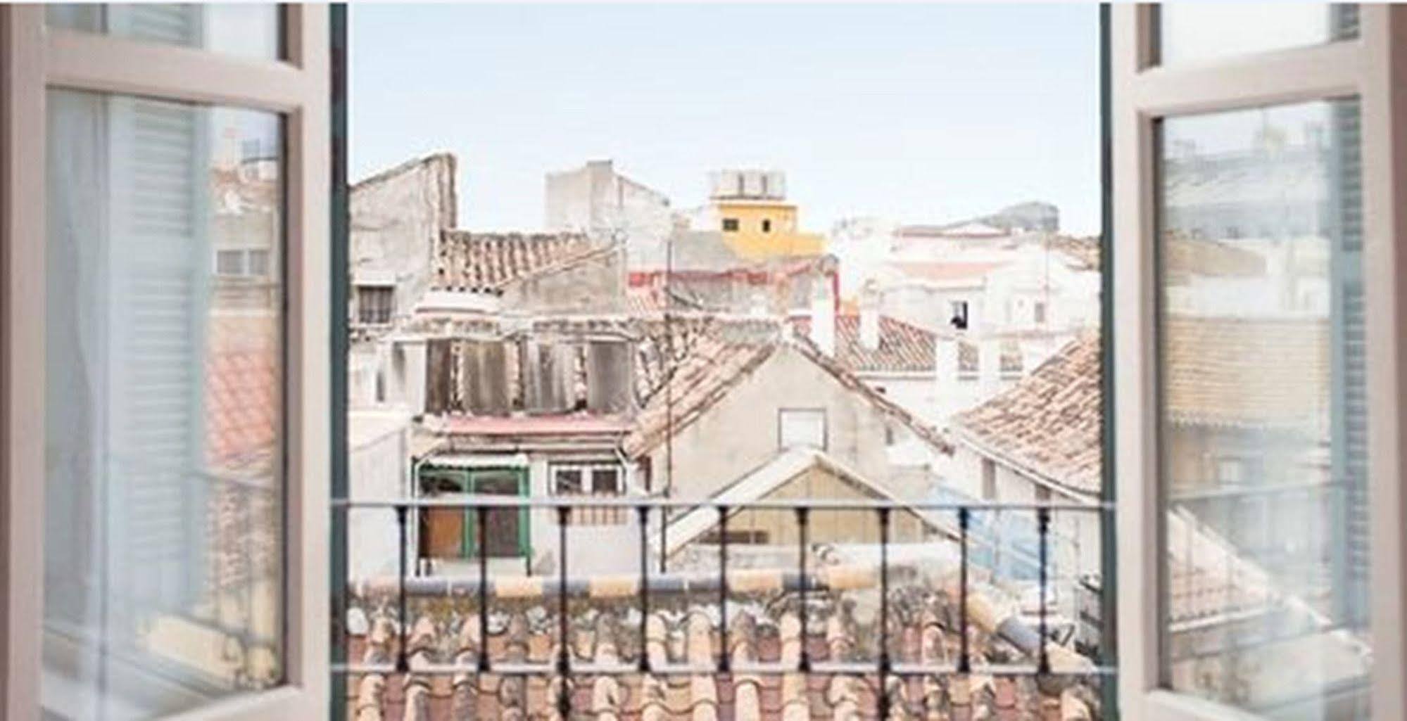 Urbanliving Liborio Apartment Malaga Bagian luar foto