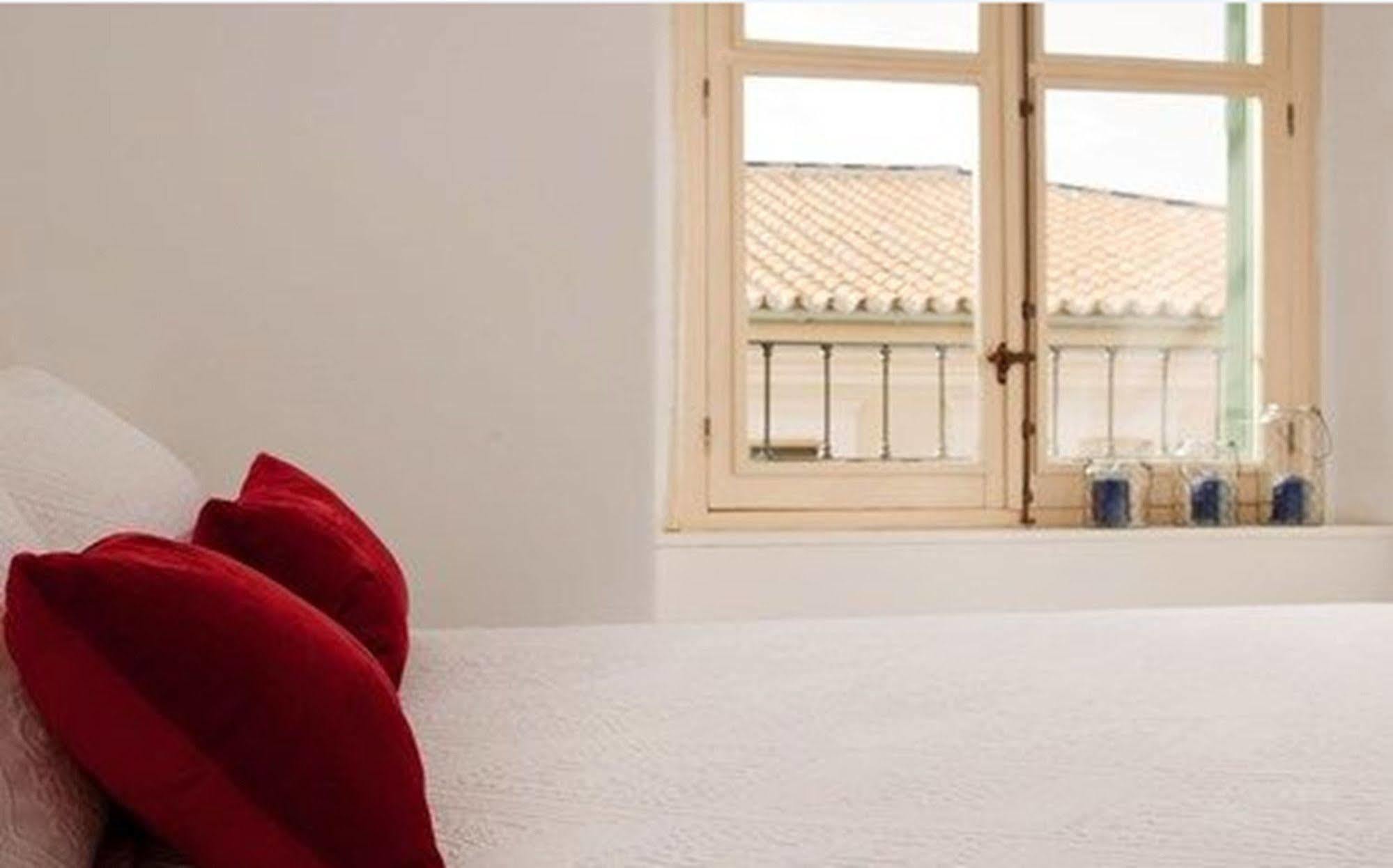 Urbanliving Liborio Apartment Malaga Bagian luar foto