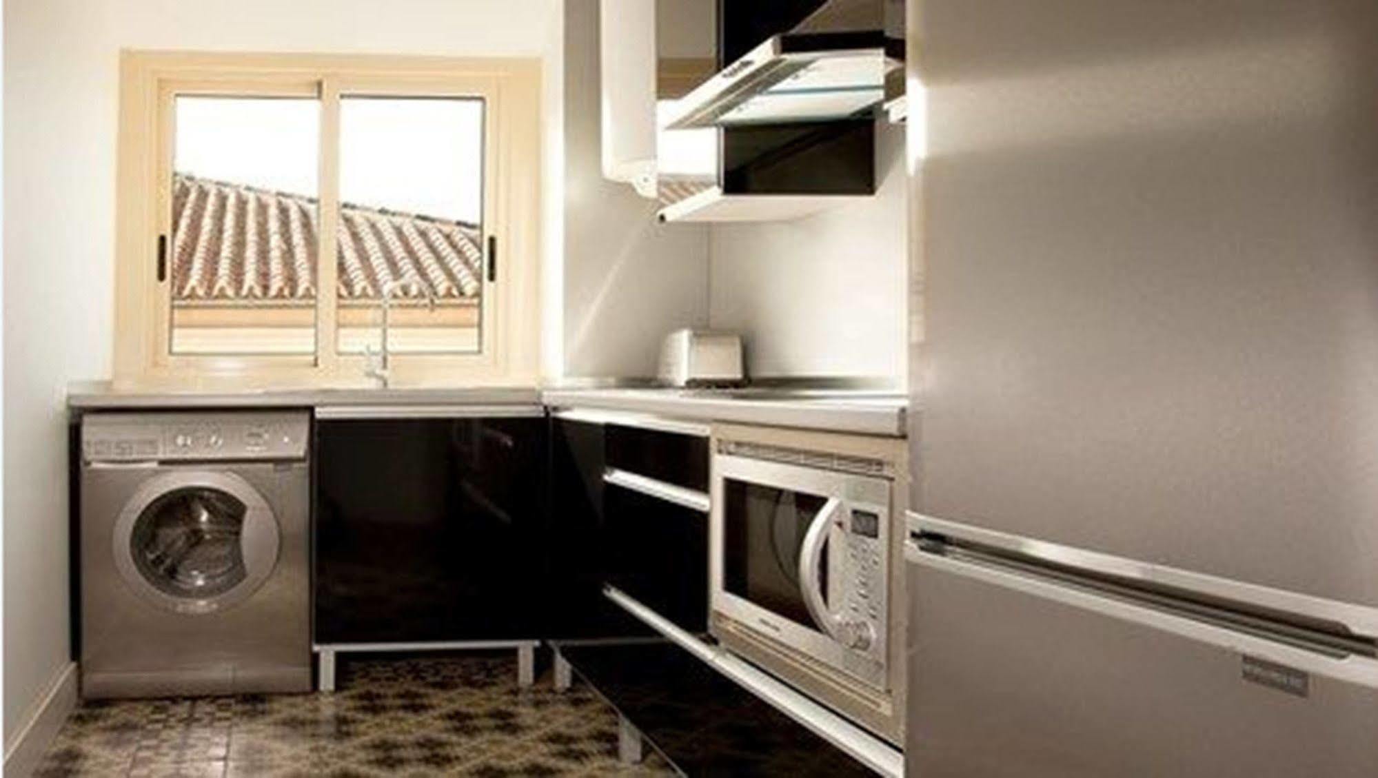 Urbanliving Liborio Apartment Malaga Bagian luar foto