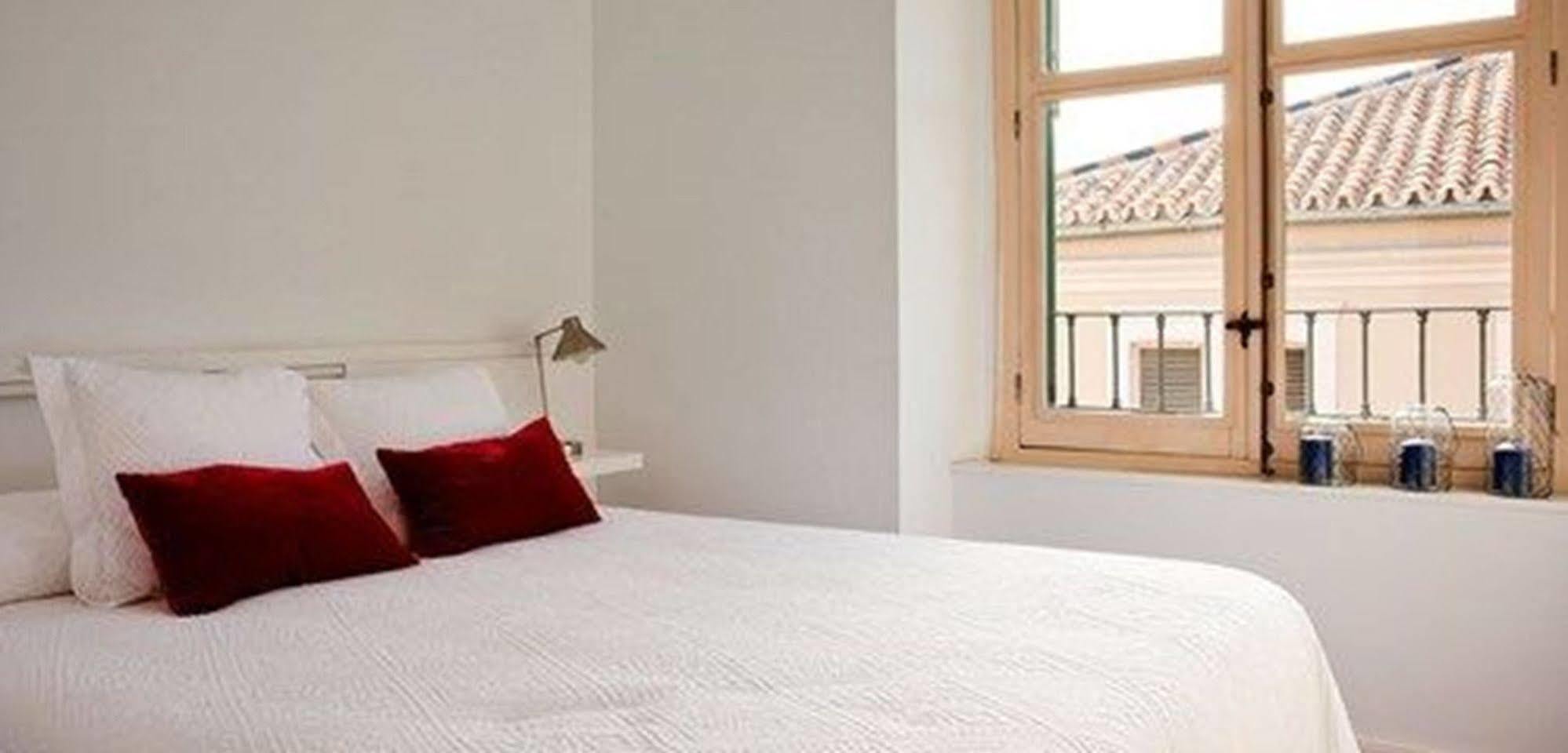 Urbanliving Liborio Apartment Malaga Bagian luar foto